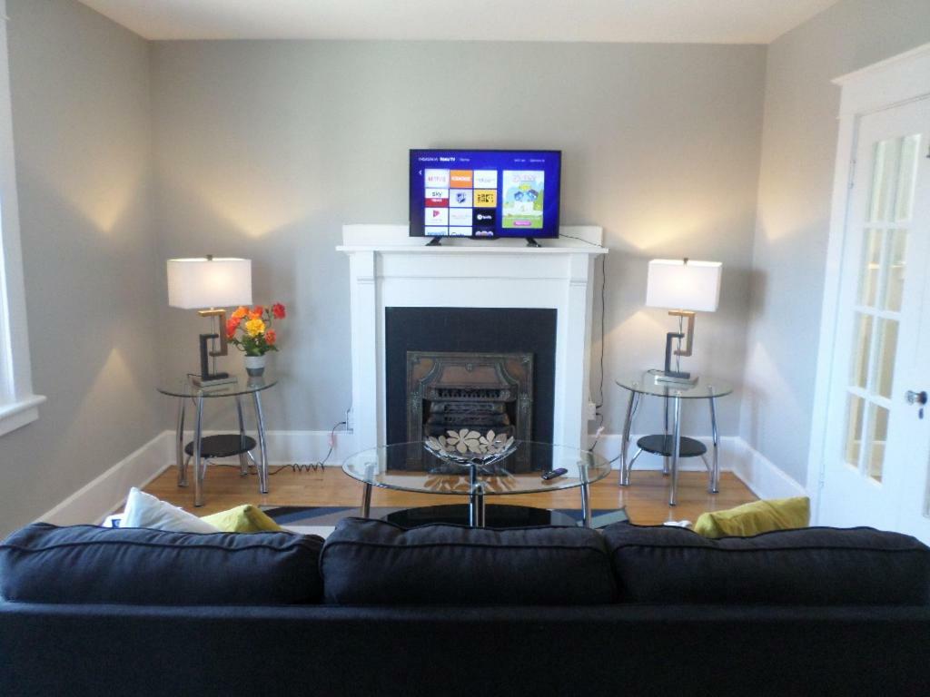 Bright, Clean, Private. In The Heart Of Downtown! Parking, Wi-Fi And Netflix Included Apartment Ottawa Ngoại thất bức ảnh