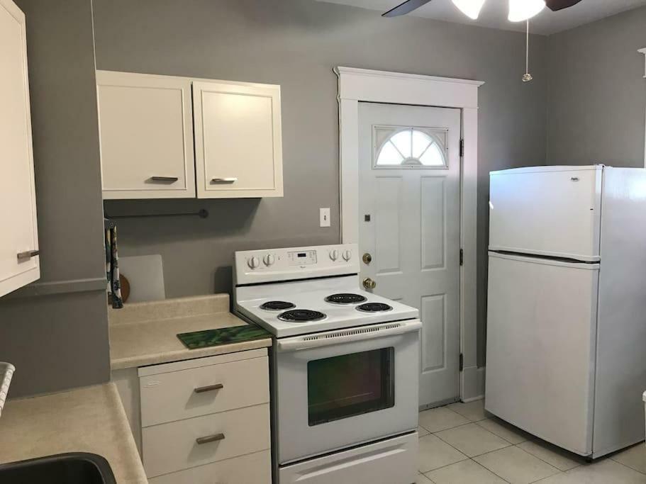 Bright, Clean, Private. In The Heart Of Downtown! Parking, Wi-Fi And Netflix Included Apartment Ottawa Ngoại thất bức ảnh