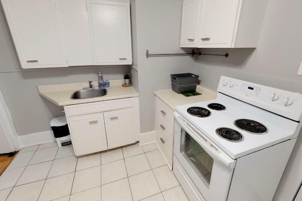 Bright, Clean, Private. In The Heart Of Downtown! Parking, Wi-Fi And Netflix Included Apartment Ottawa Ngoại thất bức ảnh